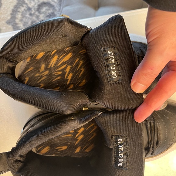 Jordan 12 - Wings - Picture 2 of 5